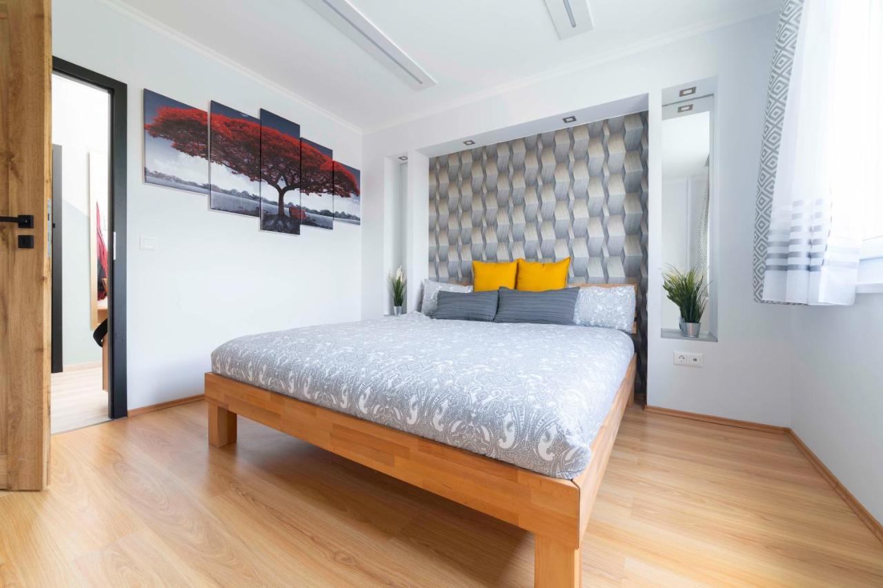 Comfort 66 - Real-Life 3-Room Family Stay With 4 Beds Мишкольц Экстерьер фото