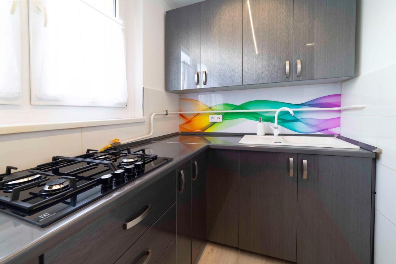 Comfort 66 - Real-Life 3-Room Family Stay With 4 Beds Мишкольц Экстерьер фото