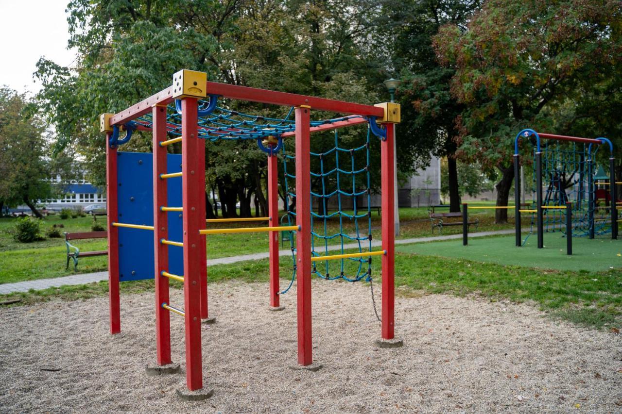 Comfort 66 - Real-Life 3-Room Family Stay With 4 Beds Мишкольц Экстерьер фото